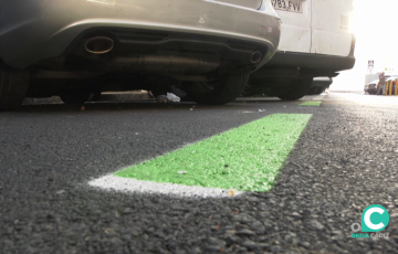 Vehículos estacionados en la ciudad