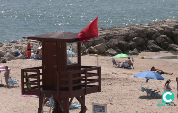 Santa María del Mar en la tarde de este miércoles con la señalización en las torres de vigilancia