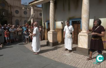 Una de las escenas de la animación teatralizada en la Plaza San Antonio. 
