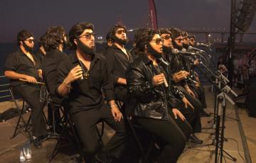 Las coplas del Carnaval de Cádiz han vuelto a escucharse en la Race Village de la Globe 40.