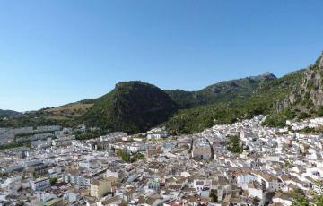 Panorámica del municipio de Ubrique.