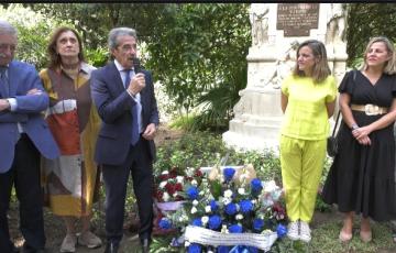 El monumento dedicado a Carmen Angoloti y Mesa también ha sido recuperado