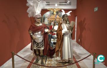 Más de un centenar de piezas se exponen en Gades Cofrade.