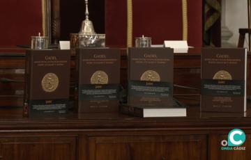 Ejemplares del libro ‘Gades, Municipium Civium Romanorum. Entre los Balbo y Avieno’.