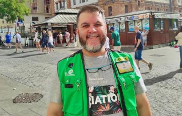 El vendedor de lotería Salvador Román.