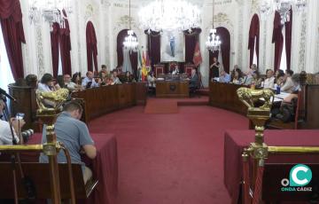 Sesión plenaria del Ayuntamiento de Cádiz. 