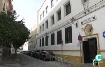 Entrada del colegio Josefina Pascual