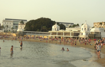 Imagen de La Caleta de este verano uno de los espacios más visitados de la capital gaditana