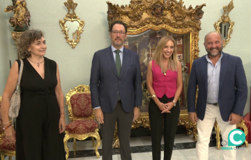 Los asistentes antes de comenzar la reunión en el Palacio Provincial