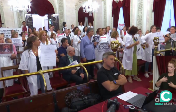 Momento de la protesta del pasado jueves durante el Pleno del mes de septiembre