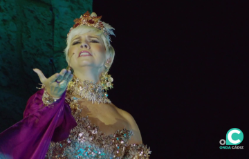 Pasión Vega durante su actuación 