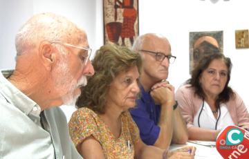 Miembros de APDHA en la presentación del informe ‘Adolescencia, discursos del odio y derechos humanos’.