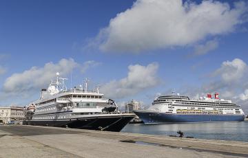 Dos cruceros atracados en el Puerto de Cádiz en una imagen de archivo.