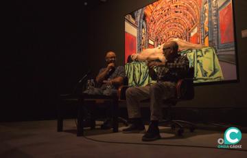 David Pérez Merinero, acompañado de Alejandro Luque, durante la charla. 