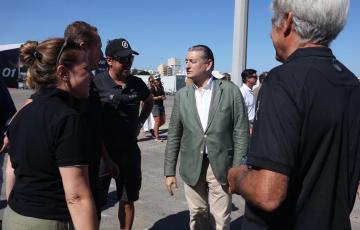 El consejero de la Presidencia, Interior, Diálogo Social y Simplificación Administrativa, Antonio Sanz, asiste al Gran Premio de España de la Sail GP de vela.