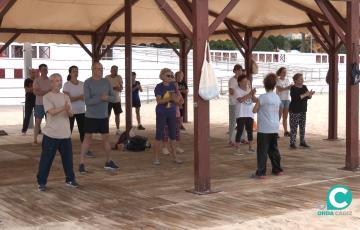 Taller de taichí este verano en la playa. 