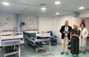 Eva Pajares en el nuevo Bloque Quirúrgico del Hospital San Carlos en San Fernando