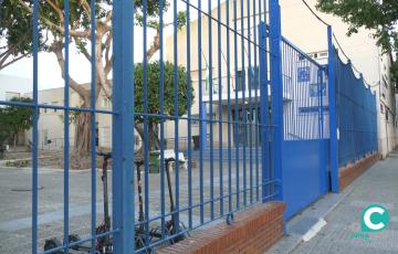 Entrada del IES San Severiano de Cádiz. 