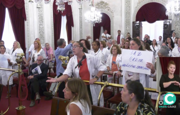 Protesta del colectivo laboral en el pasado Pleno del Ayuntamiento