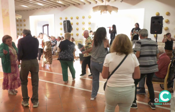 Los asistentes disfrutaron de bailes amenizado por una orquesta 