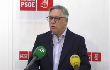 El dirigente socialista interviene en una reciente rueda de prensa