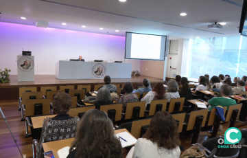 La ponencia inaugural estuvo a cargo de Sheila Jeffreys