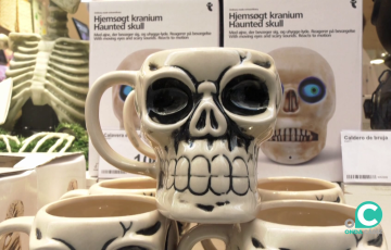 Producto para la fiesta expuesto en una tienda de la capital gaditana