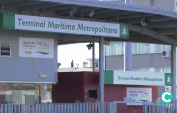 Terminal de los catamaranes en el muelle de Cádiz