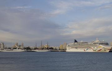 Buques de pasajeros este mes de noviembre en el muelle de la capital gaditana