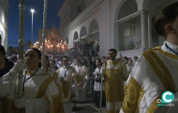 El cortejo volvió a entrar en el antiguo Hospital de Mora, actual sede de la Facultad de Ciencias Económicas y Empresariales.