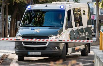 Yassine Kanjaa llega en una furgoneta de la Guardia Civil al juicio el pasado octubre en Madrid