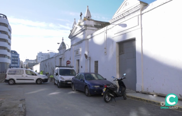 Entrada al antigua camposanto de la capital gaditana
