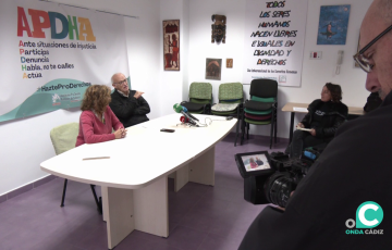 Momento de la rueda de prensa de este viiernes de los representantes de la Asociación Pro Derechos Humanos