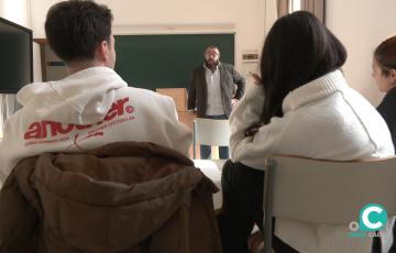 Joaquín Santander ofreció la charla "Discapacidad y LGTBIQ+: en el margen de los márgenes".