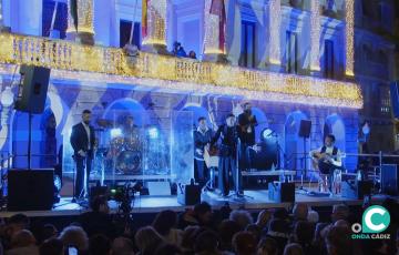 El artista durante su concierto en la Plaza de San Juan de Dios 
