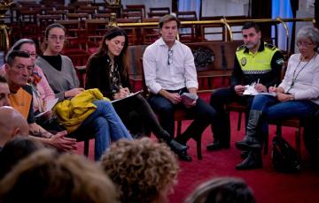Un momento del encuentro celebrado en el Salón de Plenos 