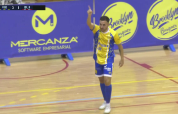 Andresito celebra uno de los goles del pasado domingo que dieron el triunfo ante el Bujalance