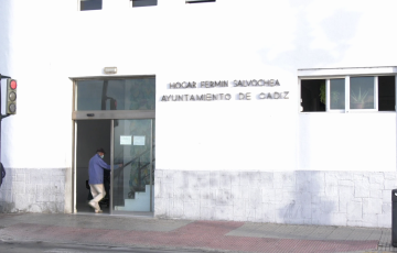 Fachada del centro en el Campo del Sur