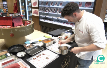 Un momento de la preparación del producto