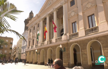 Fachada del Ayuntamiento de Cádiz