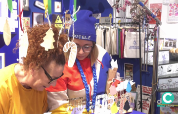 Clientes y empleados dentro del establecimiento