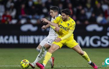 Sergio Ortuño en una acción del encuentro (Foto: La Liga)