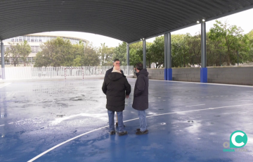 El alcalde Bruno García, junto con el concejal delegado de Deportes, Carlos Lucero han visitado las nuevas instalaciones del pabellón polideportivo de Loreto. 