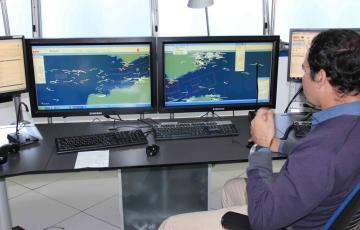 Centro de Coordinación de Salvamento (CCS) de Tarifa, en Cádiz.