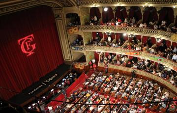 Imagen del interior del Gran Teatro Falla en una función de Carnaval