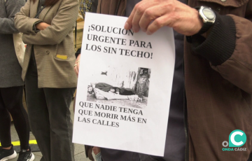 Concentración de Asociación Pro Derechos Humanos en la capital gaditana 