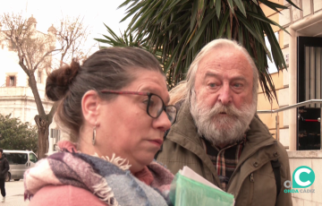 Hita esta siendo respaldada por Marea Blanca gaditana ante su situación