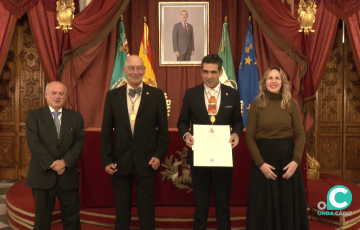 Asistentes tras la ceremonia institucional