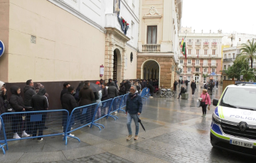 Las localidades se podrán adquirir  en el Ayuntamiento de Cádiz