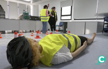 Distintos materiales recrean las demostraciones lo mas parecido a situaciones reales